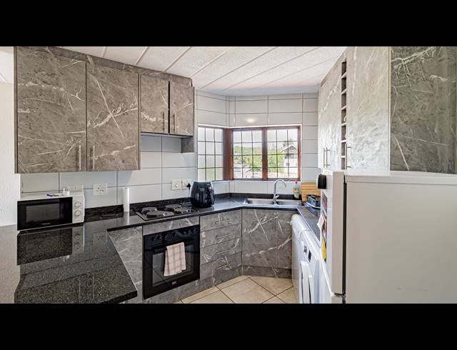 2 BEDROOM APARTMENT FOR SALE IN GLENVISTA